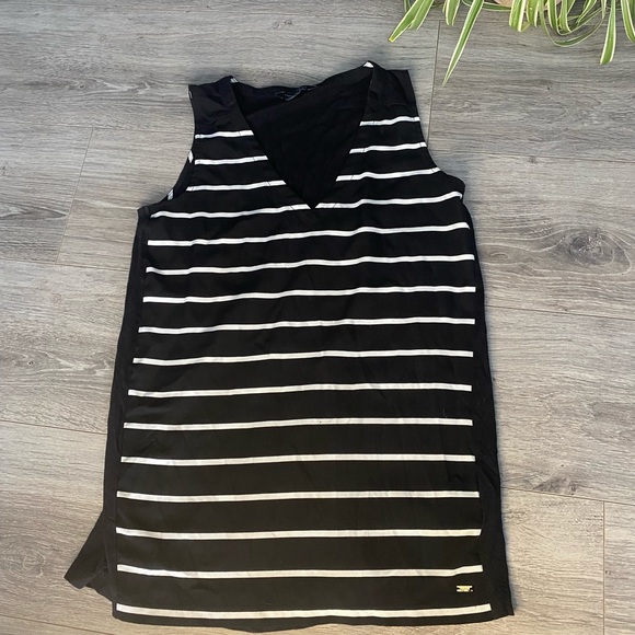 Tommy Hilfiger Tee - Picture 1 of 3